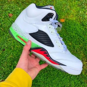 Jordan 5 space jam/poison green